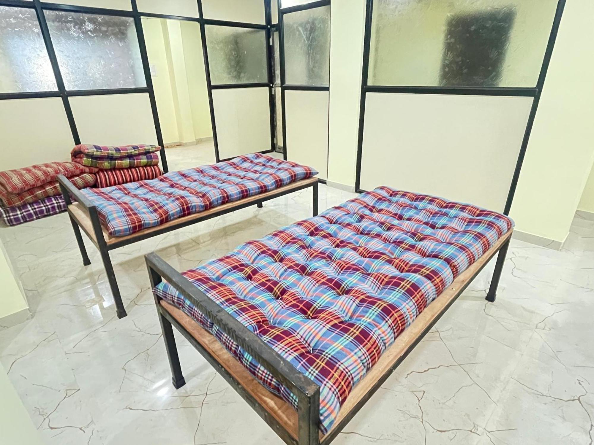 Shree Swami Samarth Pg Rooms For Boys 索拉普 外观 照片