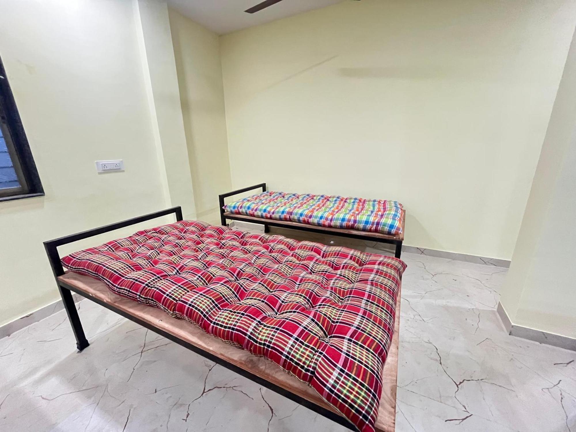 Shree Swami Samarth Pg Rooms For Boys 索拉普 外观 照片